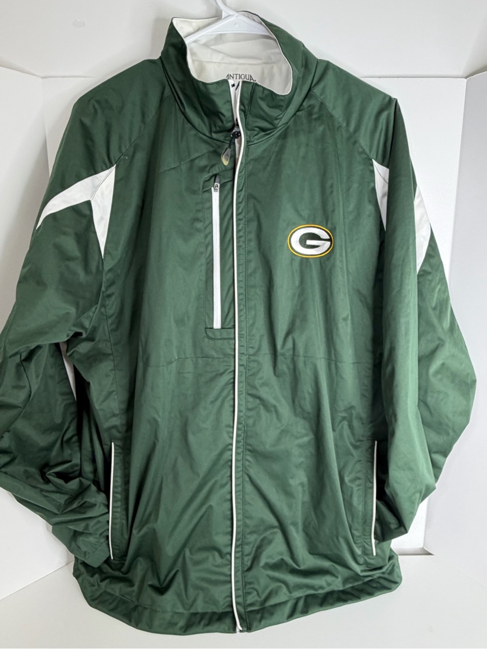 Antigua Green & White Packers Full-Zip Windbreaker